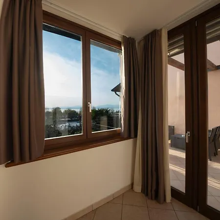 Vista Con Terrazza Apartment