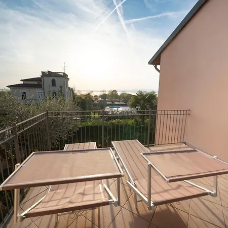 Vista Con Terrazza Apartment